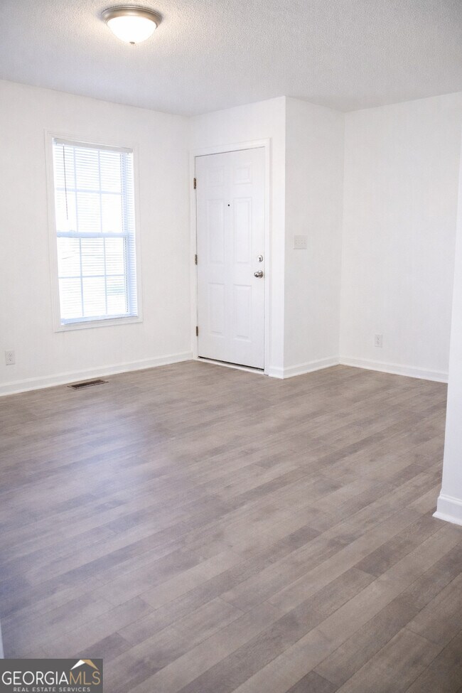 Foto del edificio - 1949 Karen Cir