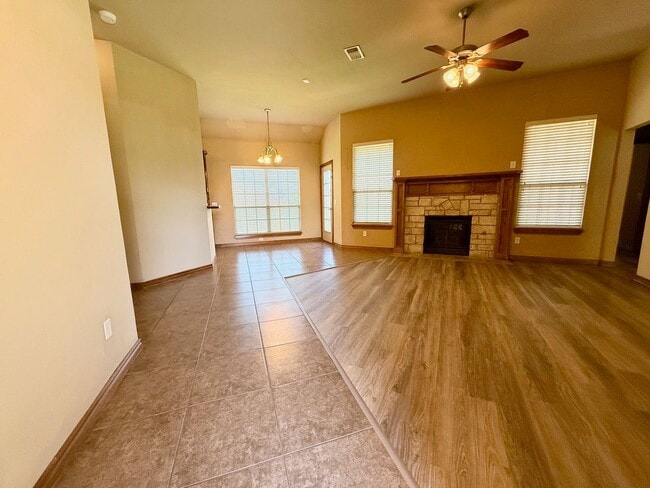 Building Photo - 4 Bed Close to OU