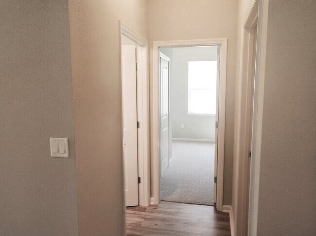 Building Photo - 220 Sawmill Landing Dr
