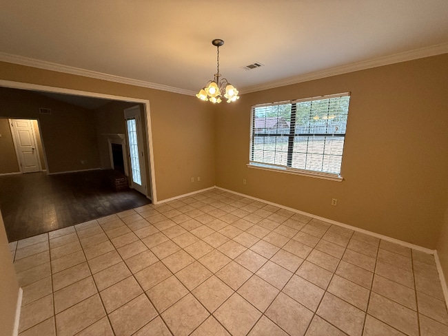 Building Photo - 305 Preston Dr