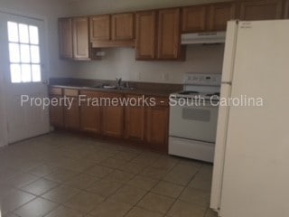 Building Photo - 43 Willow Dr
