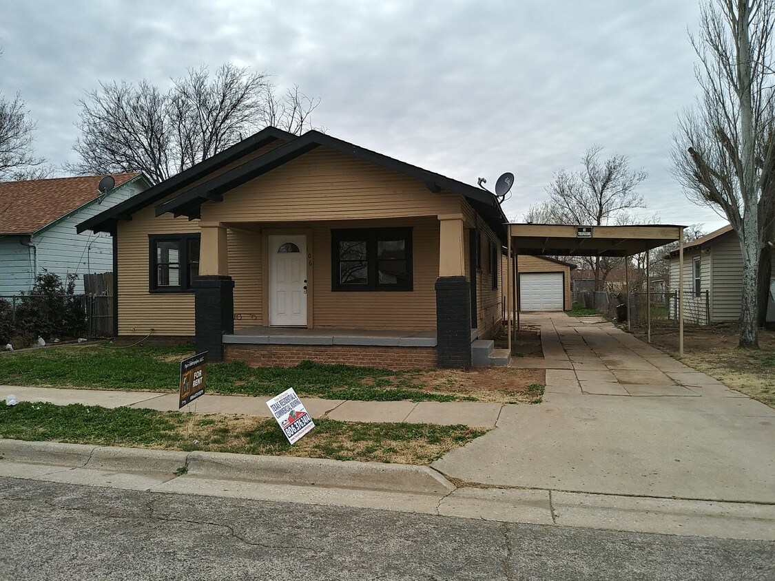 Primary Photo - 106 S Fairmont St