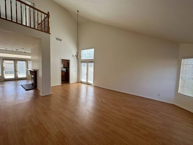 Building Photo - 549 Timberwood Ave