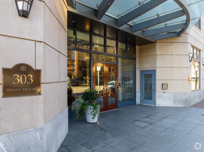 Entrada - Bryant Back Bay
