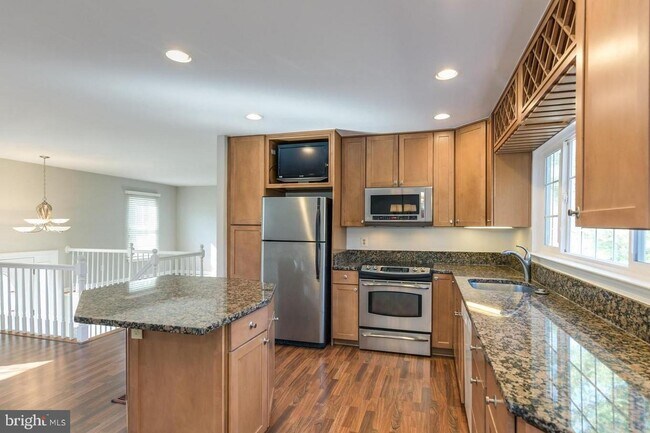 Building Photo - 11263 Valley Bend Dr
