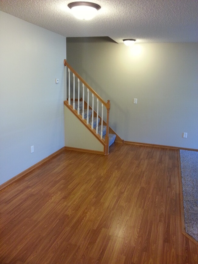 Building Photo - 2613 Yellowstone Dr