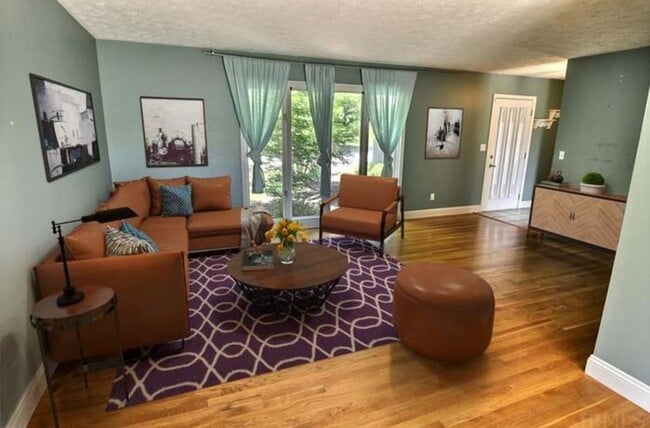 Foto del edificio - Beautiful 4-Bedroom Home on Spacious Corner Lot – West Lafayette Schools
