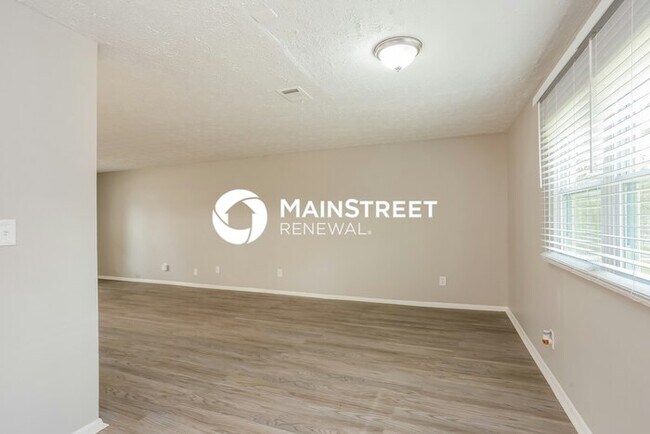 Building Photo - 3 Bedroom Pet-Friendly Home in Stone Mountain, GA with Main Street Renewal