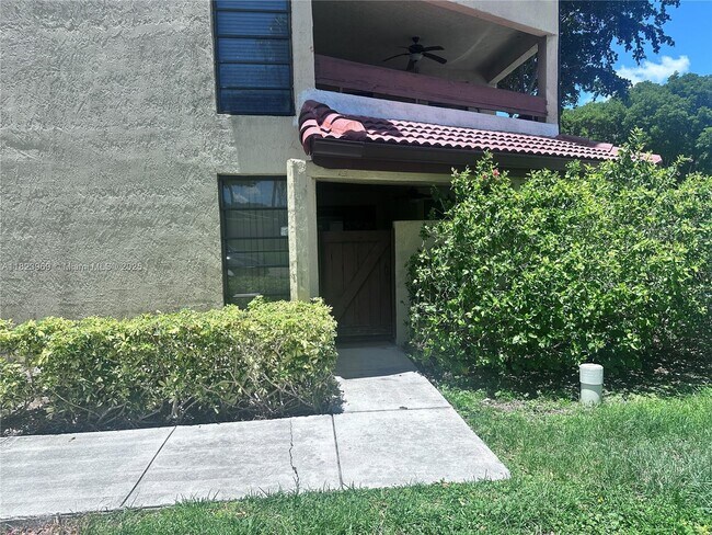 Foto del edificio - 8810 SW 123rd Ct