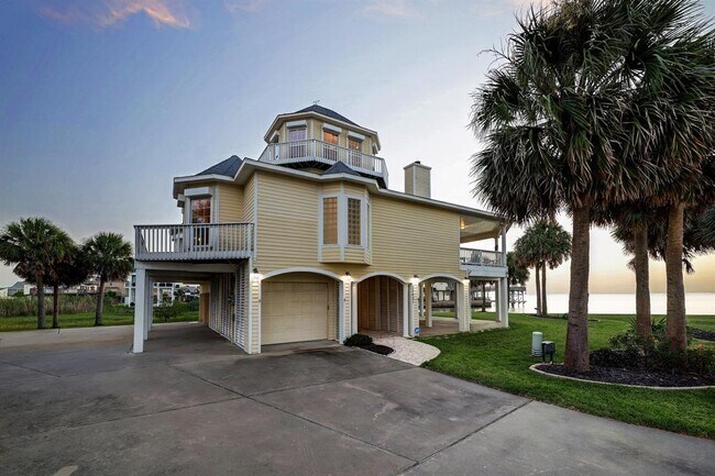 Building Photo - 22621 Bay Point Dr