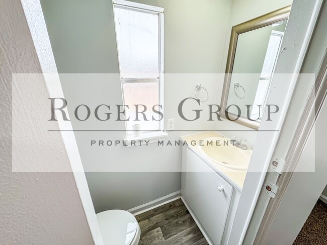 Building Photo - 390 S Chavis Rd