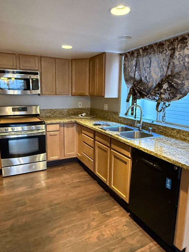 Foto del edificio - 3 bedroom 2.5 bathroom house in the heart ...