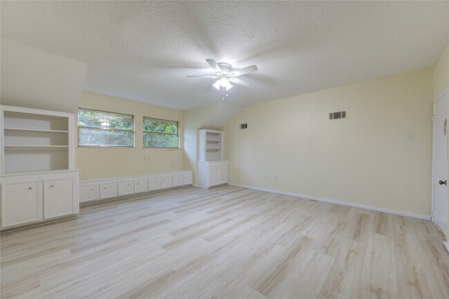Foto del edificio - 12810 Chaseland Ln