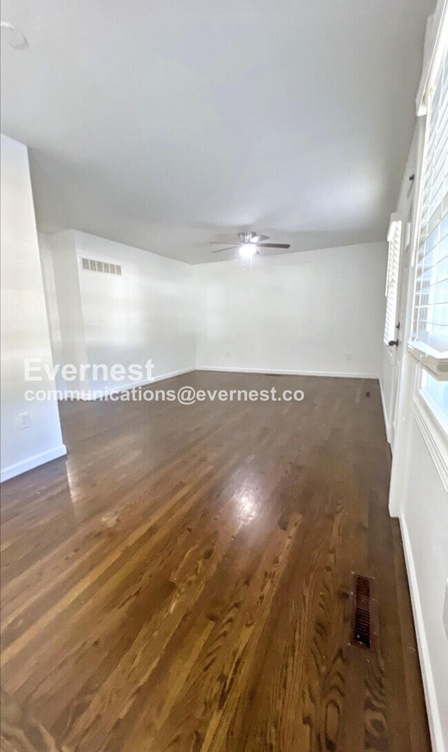 Foto del edificio - 11305 E 50th Terrace