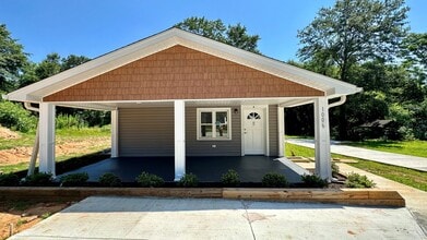 Building Photo - 1006 S Welcome Rd
