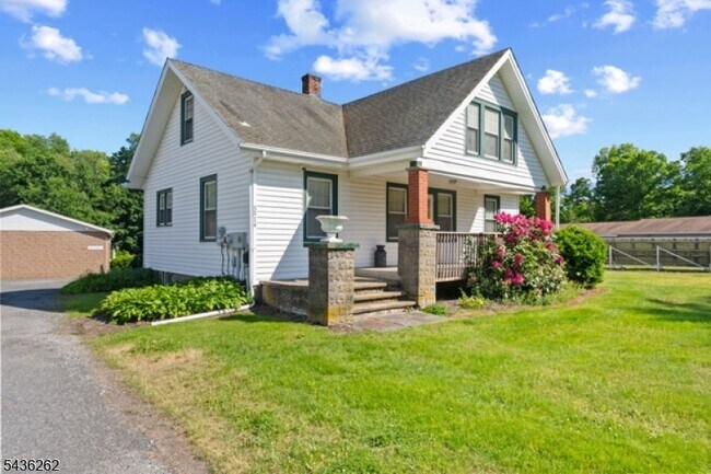 Foto del edificio - 5514 Berkshire Valley Rd
