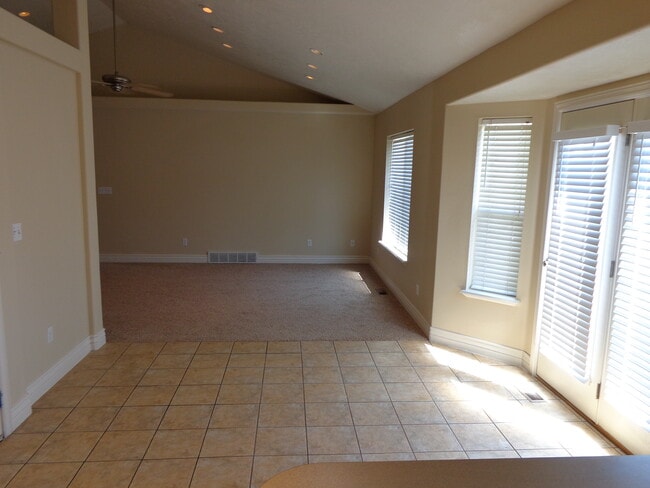 Foto del edificio - 465 W 1780 N St