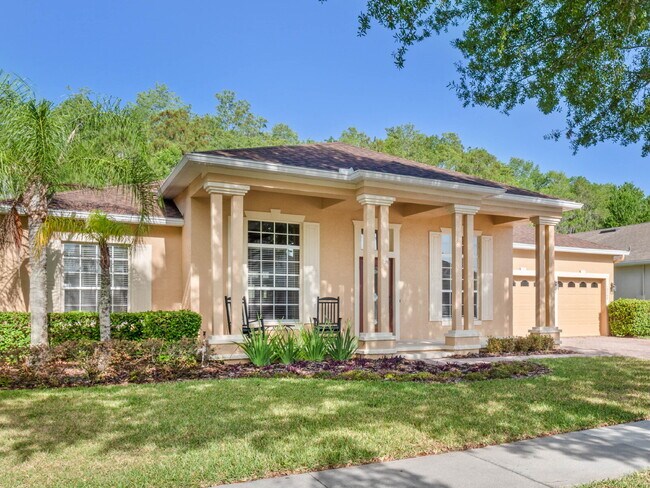Foto del edificio - Spacious 4-Bedroom Pool Home with 3 Full B...