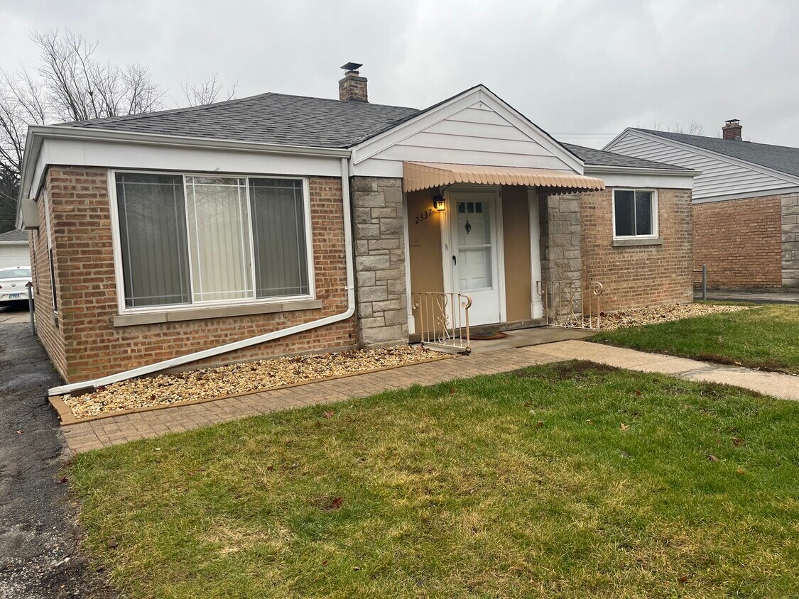 2337 175th St, Homewood, IL 60430 House Rental in Homewood, IL