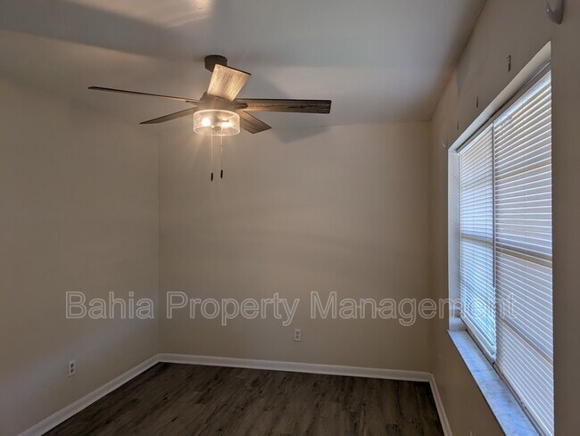 Foto del edificio - 8944 Temple Terrace Hwy