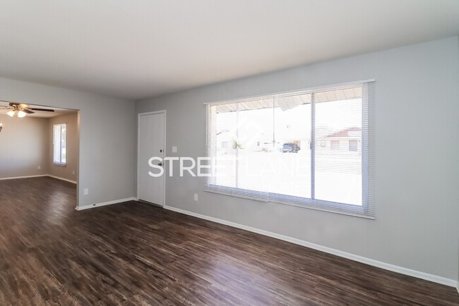 Foto del edificio - Spacious 3 Bedroom in Phoenix