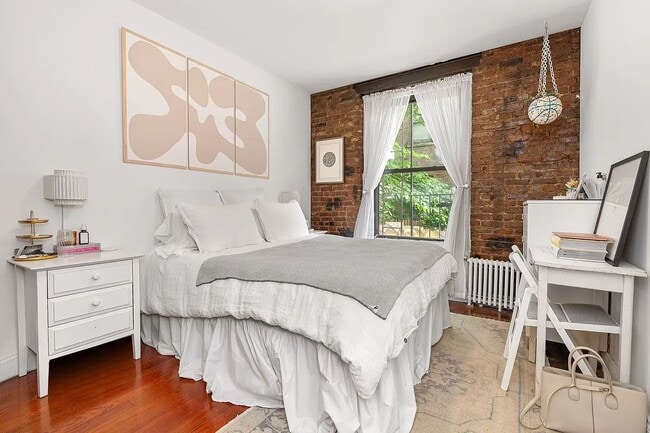 Building Photo - 141 West 10th Street