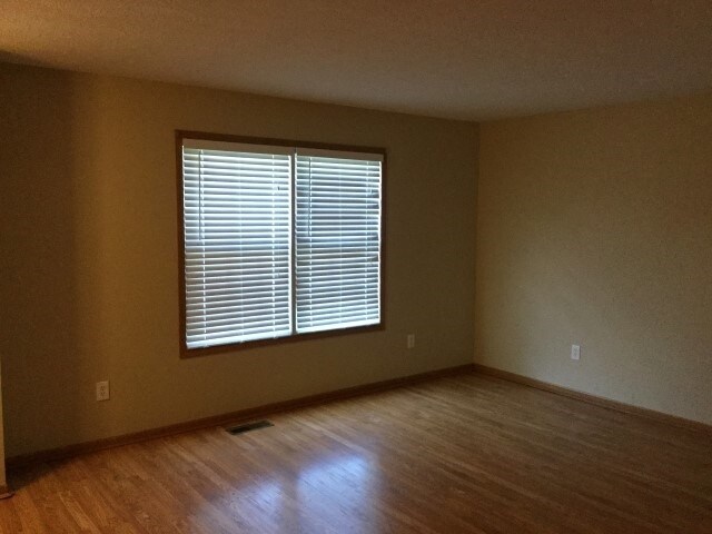 Foto del edificio - 5876 Westbank Drive