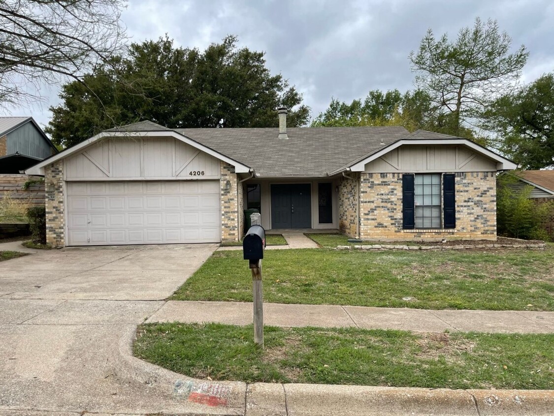 Primary Photo - 4206 Cranbrook Dr