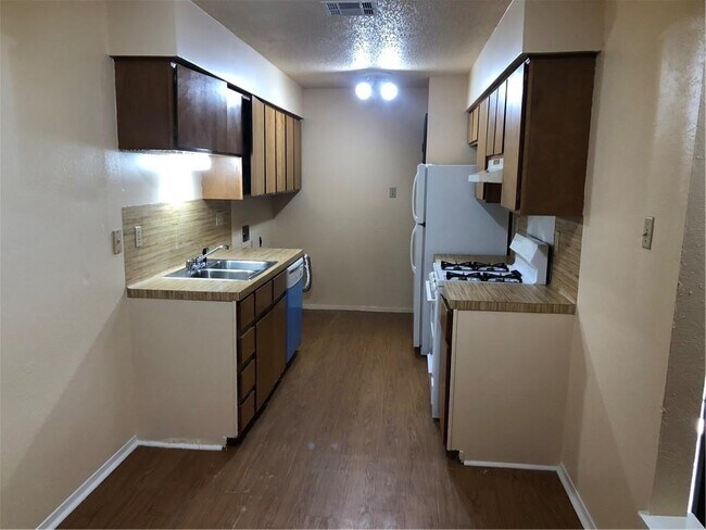 Foto del edificio - 1418 W Braker Ln