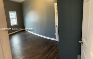Foto del edificio - 2354 Barnum Ave