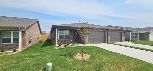Building Photo - 516 NW 68th Ave