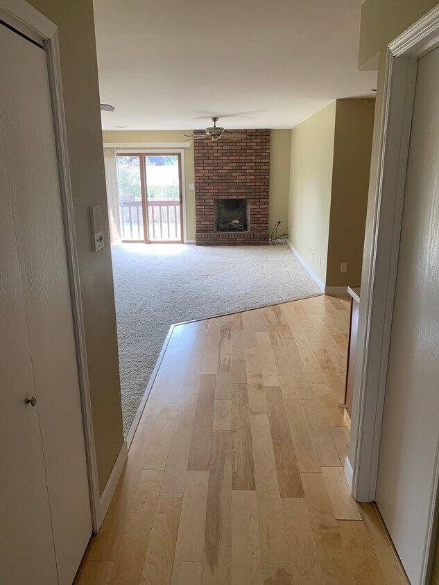 2013 45th St Unit 203, Highland, IN 46322 Condo for Rent in Highland