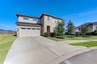 Building Photo - 29631 Ella Larchmont Ct