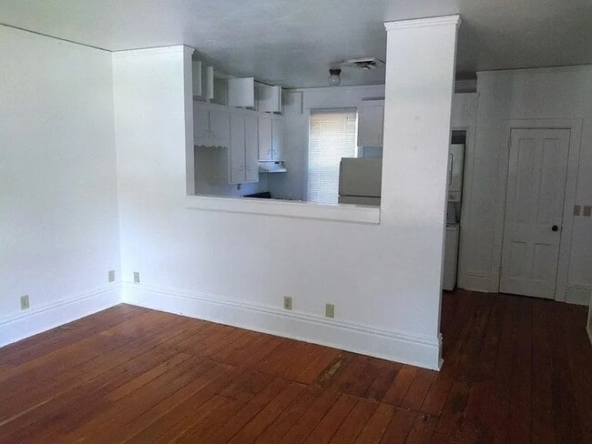 Building Photo - 1014 E Gorham St