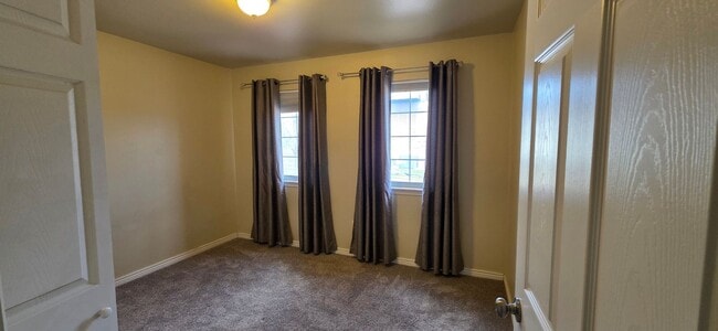 Building Photo - 1011 Hacienda Ct