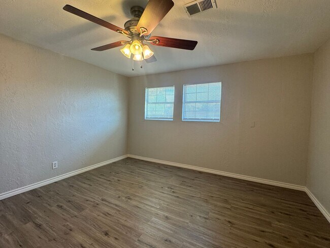 Foto del edificio - 1626 NW 38th St