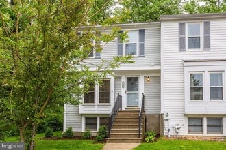 Building Photo - 7886 Marioak Dr