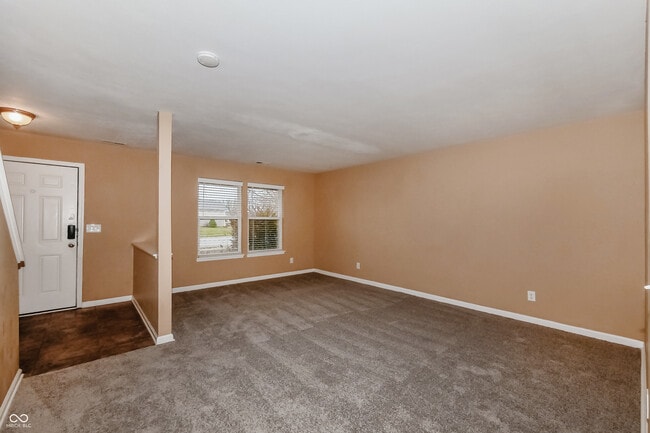 Foto del edificio - 8144 Wood Hollow Ln