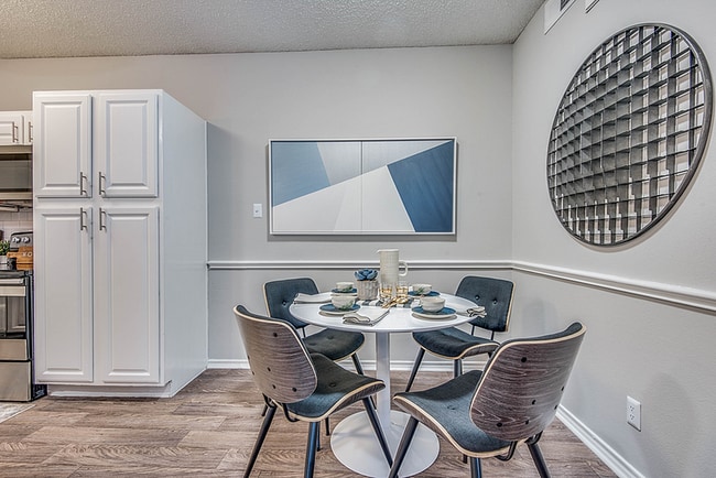 Building Photo - Estates at Las Colinas