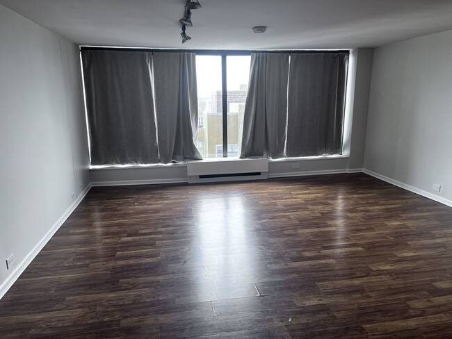 Foto del edificio - 5445 N Sheridan Rd
