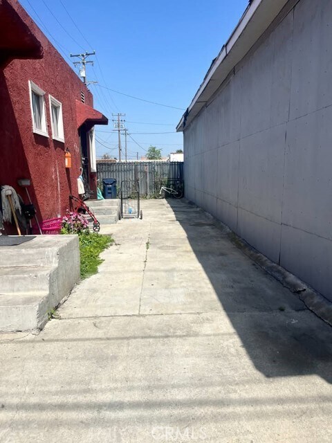 Foto del edificio - 8518 S Fir Ave