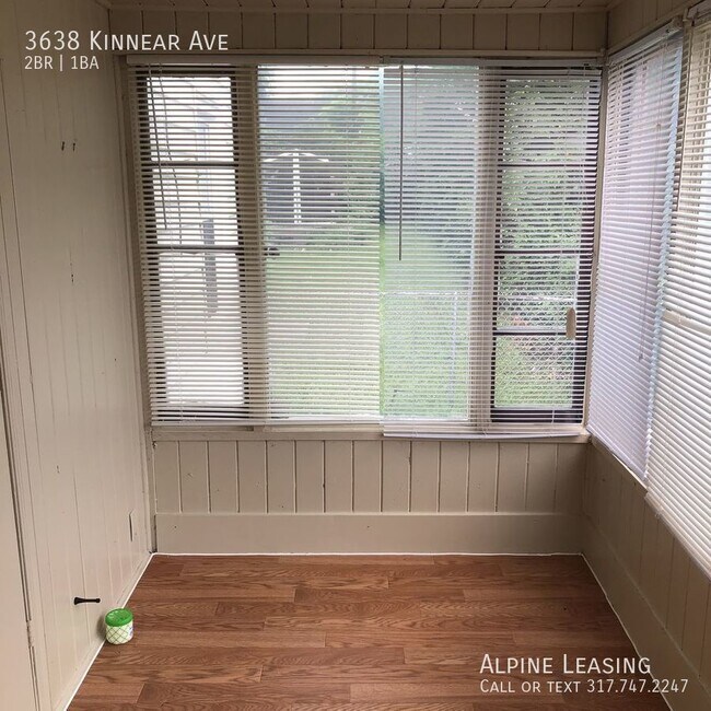 Building Photo - 2BR House w/Large Fenced Yard! Meadows area!