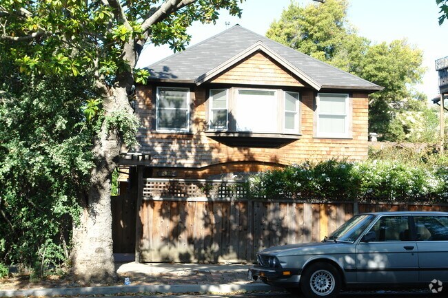 Building Photo - 2620 Regent