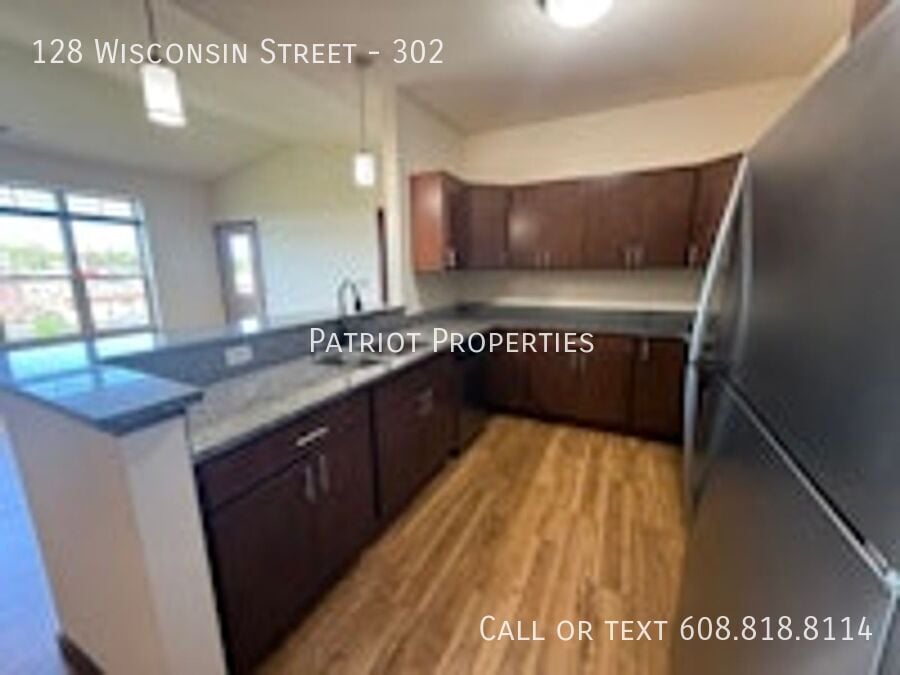 Primary Photo - 128 Wisconsin St