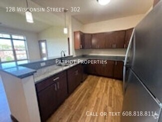 Building Photo - 128 Wisconsin St
