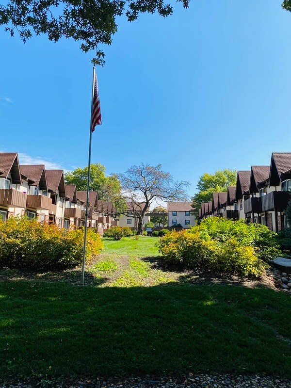 Foto del edificio - 6222 Robinson St