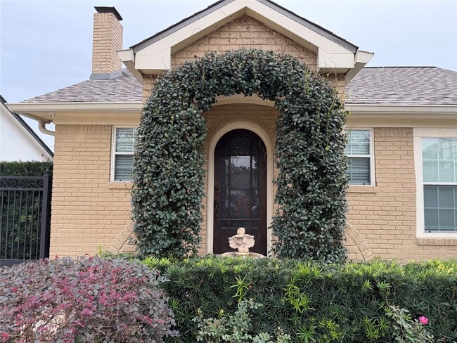 Building Photo - 8234 Bonner Dr