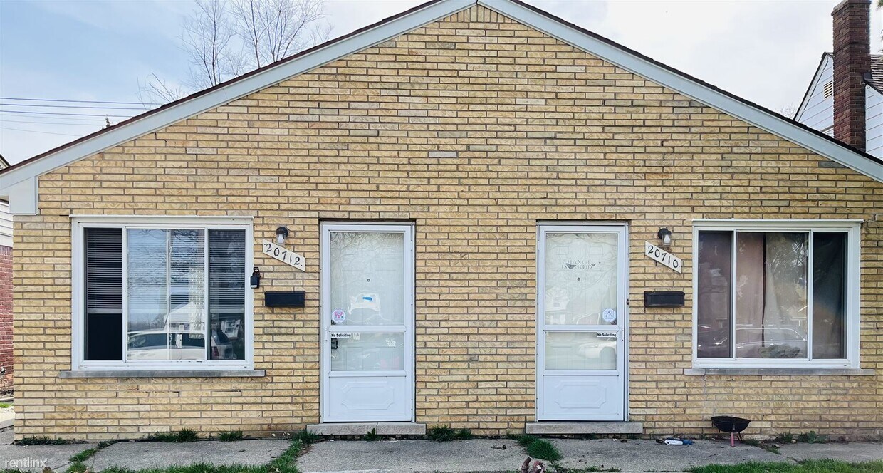 Foto principal - 1 br, 1 bath Duplex - 20712 Moross Rd