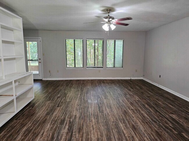 Foto del edificio - 6712 Tim Tam Trail