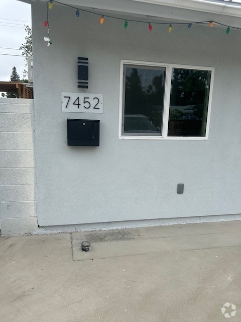 Building Photo - 7452 Ponce Ave